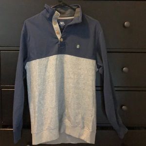 Izod men’s sweater shirt